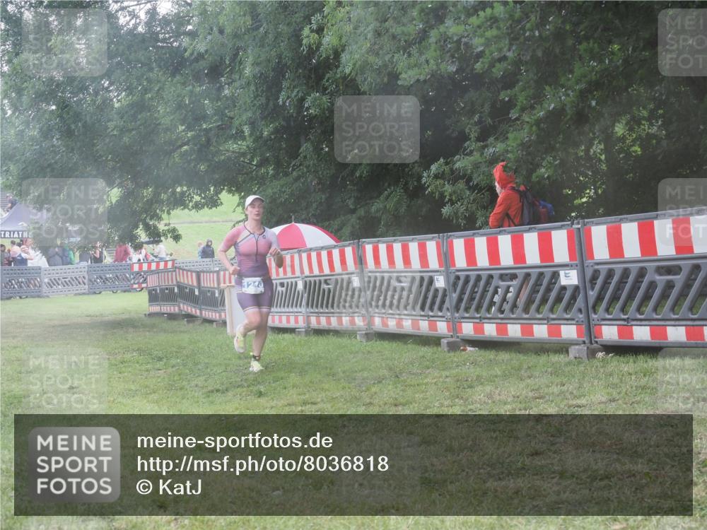 21.06.2025 - 27. Vierlanden-Triathlon KatJ http://msf.ph/oto/8036818 15.06.2025 14:15:48 Ziel 1173, 1210 meine-sportfotos.de