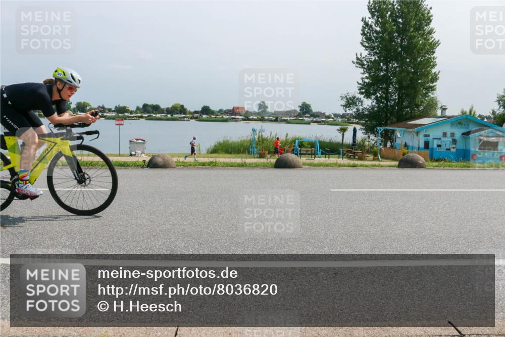 21.06.2025 - 27. Vierlanden-Triathlon H.Heesch http://msf.ph/oto/8036820 15.06.2025 11:46:46 Radfahren 222, 678 meine-sportfotos.de