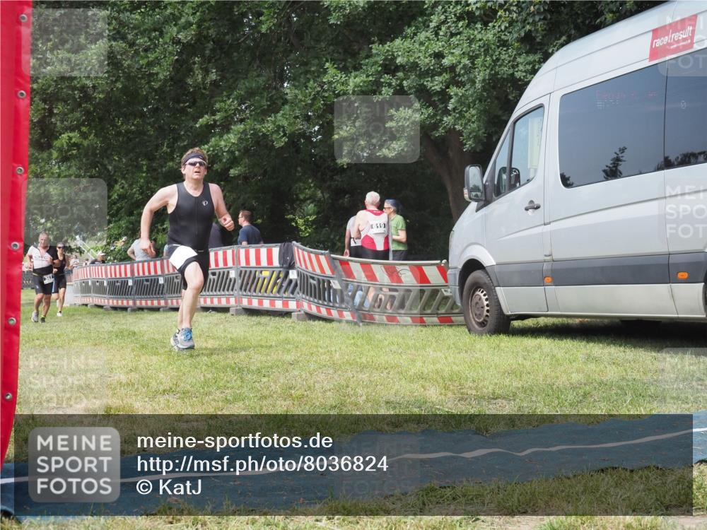 15.06.2025 - 27. Vierlanden-Triathlon KatJ http://msf.ph/oto/8036824 15.06.2025 11:26:25 Schwimmen  meine-sportfotos.de
