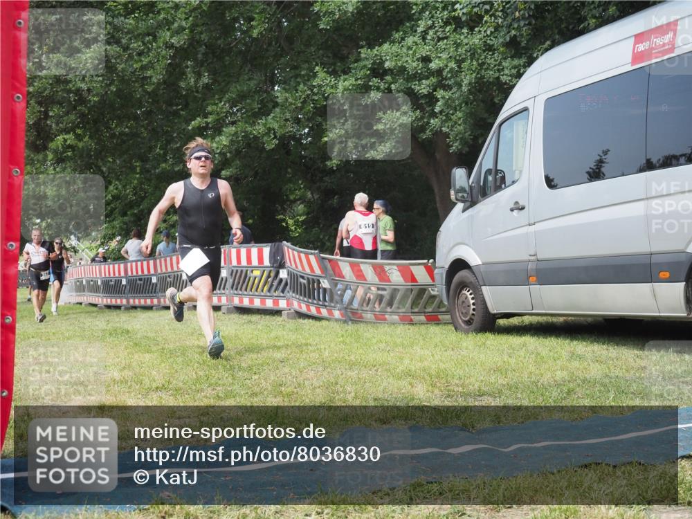15.06.2025 - 27. Vierlanden-Triathlon KatJ http://msf.ph/oto/8036830 15.06.2025 11:26:26 Schwimmen  meine-sportfotos.de
