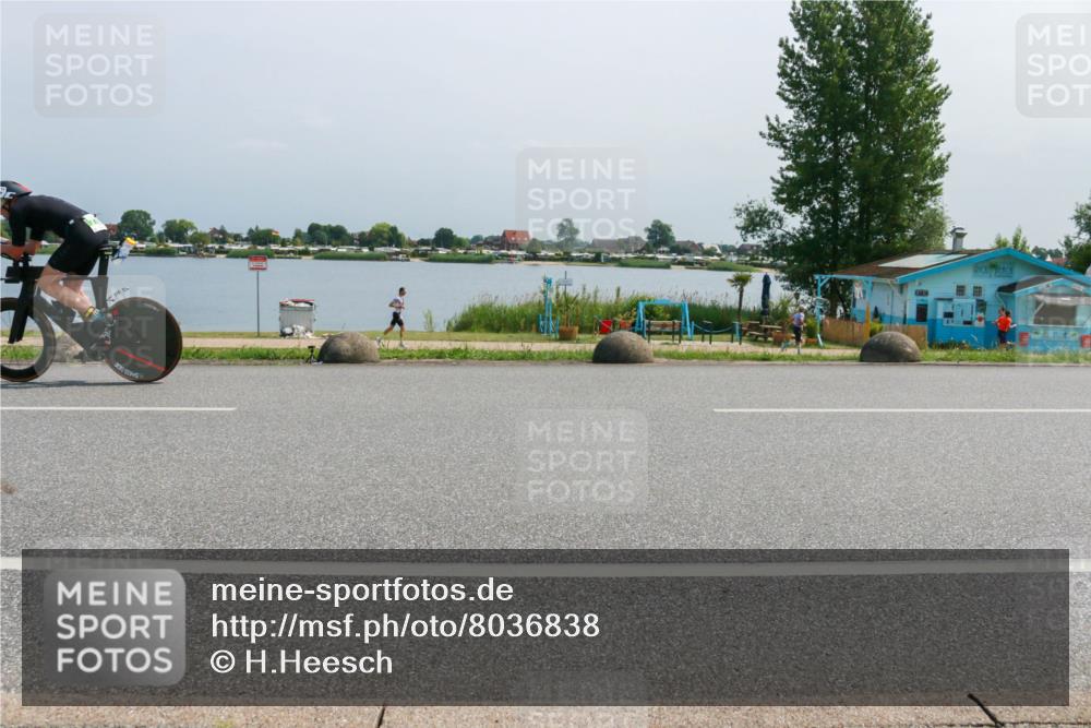 21.06.2025 - 27. Vierlanden-Triathlon H.Heesch http://msf.ph/oto/8036838 15.06.2025 11:46:51 Radfahren 778 meine-sportfotos.de