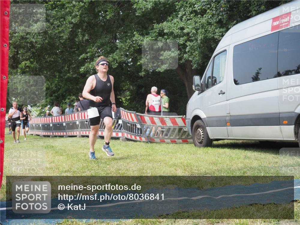 15.06.2025 - 27. Vierlanden-Triathlon KatJ http://msf.ph/oto/8036841 15.06.2025 11:26:26 Schwimmen  meine-sportfotos.de