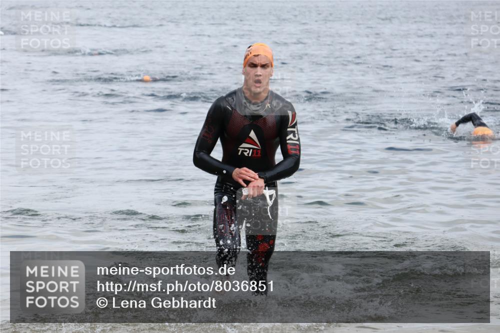 21.06.2025 - 27. Vierlanden-Triathlon Lena Gebhardt http://msf.ph/oto/8036851 15.06.2025 12:02:27 Schwimmen 1000 meine-sportfotos.de