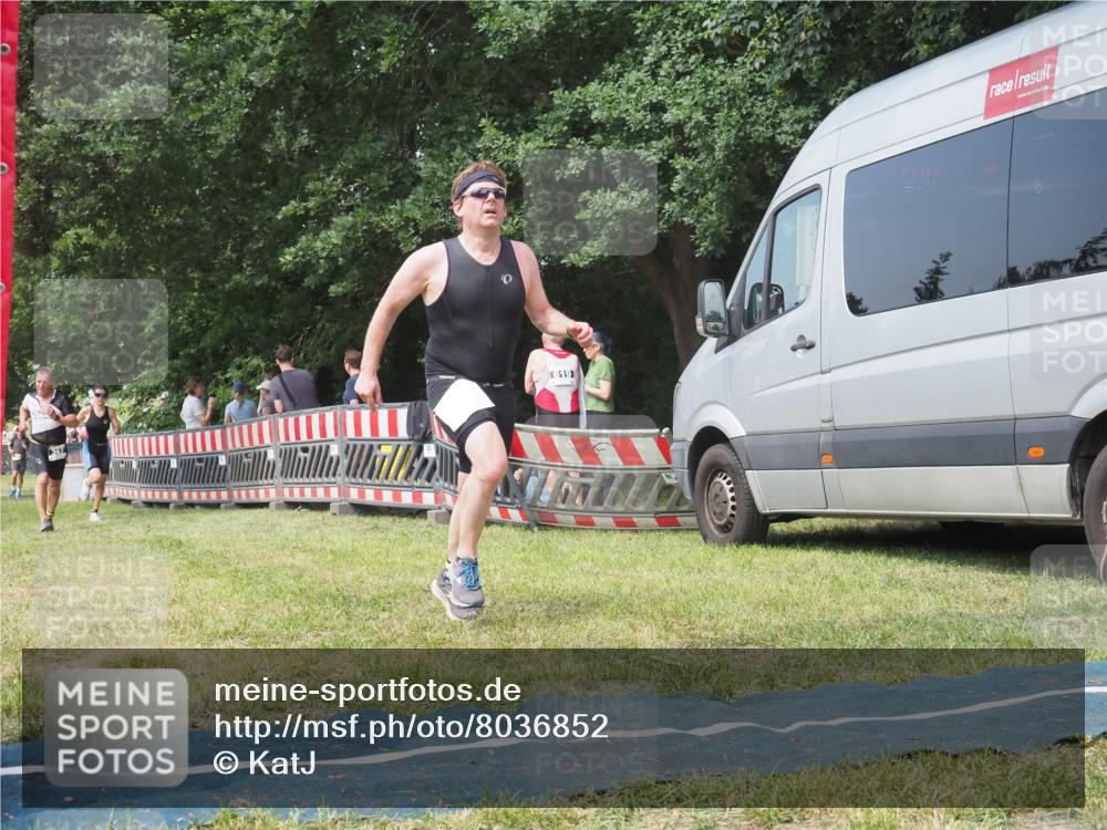15.06.2025 - 27. Vierlanden-Triathlon KatJ http://msf.ph/oto/8036852 15.06.2025 11:26:26 Schwimmen  meine-sportfotos.de
