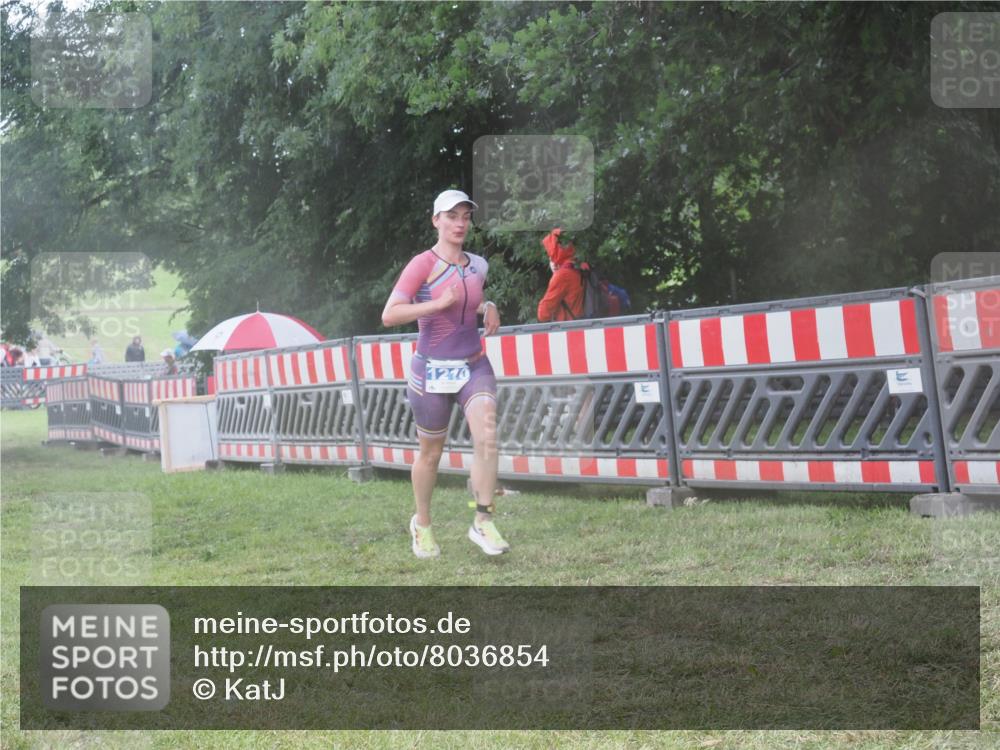 21.06.2025 - 27. Vierlanden-Triathlon KatJ http://msf.ph/oto/8036854 15.06.2025 14:15:49 Ziel 1173, 1210 meine-sportfotos.de