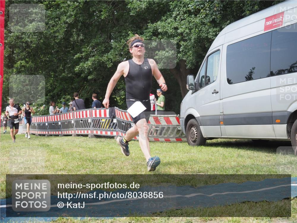 15.06.2025 - 27. Vierlanden-Triathlon KatJ http://msf.ph/oto/8036856 15.06.2025 11:26:26 Schwimmen  meine-sportfotos.de