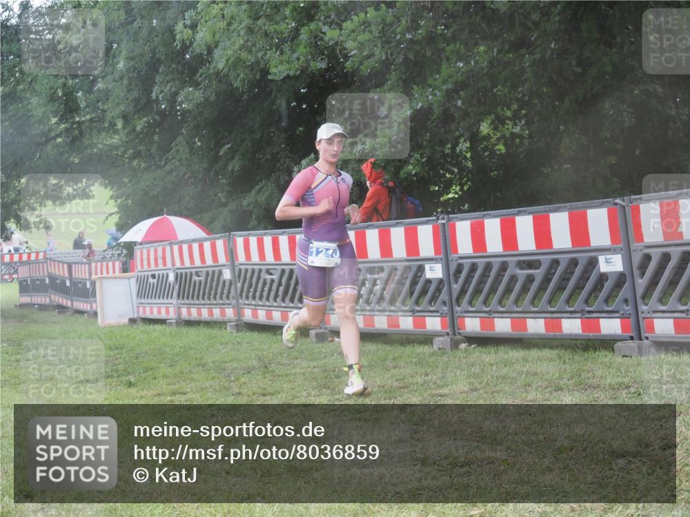 21.06.2025 - 27. Vierlanden-Triathlon KatJ http://msf.ph/oto/8036859 15.06.2025 14:15:49 Ziel 1173, 1210 meine-sportfotos.de