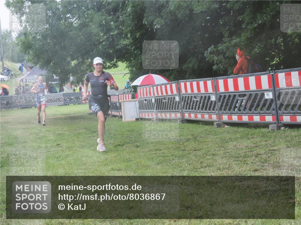 21.06.2025 - 27. Vierlanden-Triathlon KatJ http://msf.ph/oto/8036867 15.06.2025 14:15:57 Ziel 1173, 1277 meine-sportfotos.de