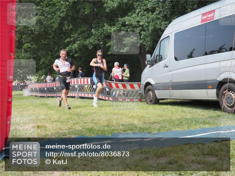 15.06.2025 - 27. Vierlanden-Triathlon KatJ http://msf.ph/oto/8036873 15.06.2025 11:26:29 Schwimmen  meine-sportfotos.de