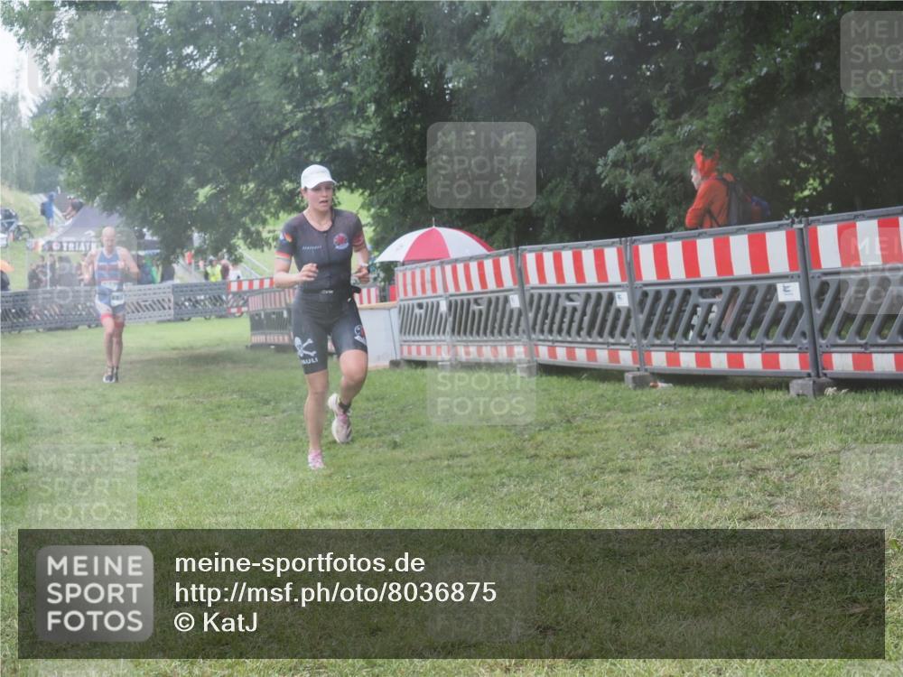21.06.2025 - 27. Vierlanden-Triathlon KatJ http://msf.ph/oto/8036875 15.06.2025 14:15:57 Ziel 1173, 1277 meine-sportfotos.de
