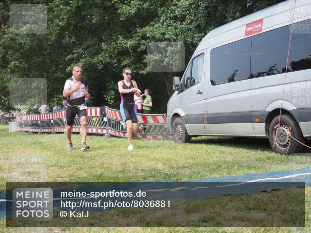 15.06.2025 - 27. Vierlanden-Triathlon KatJ http://msf.ph/oto/8036881 15.06.2025 11:26:29 Schwimmen  meine-sportfotos.de