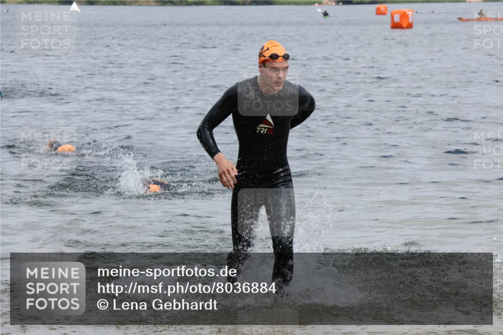 21.06.2025 - 27. Vierlanden-Triathlon Lena Gebhardt http://msf.ph/oto/8036884 15.06.2025 12:02:41 Schwimmen 1001, 1003 meine-sportfotos.de