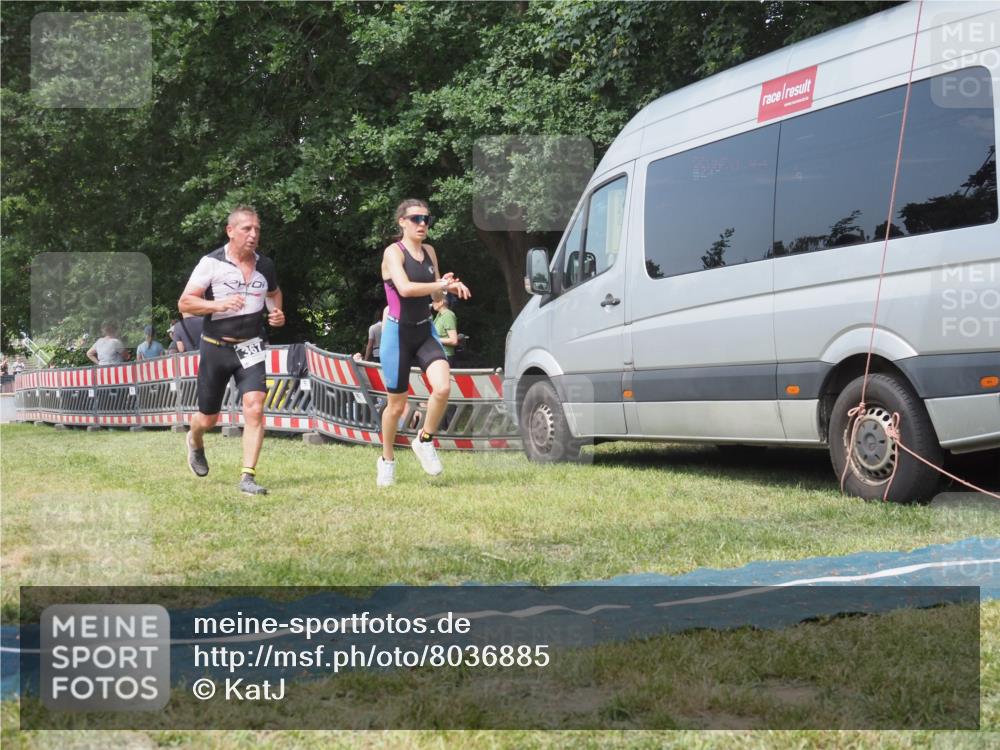 15.06.2025 - 27. Vierlanden-Triathlon KatJ http://msf.ph/oto/8036885 15.06.2025 11:26:29 Schwimmen  meine-sportfotos.de