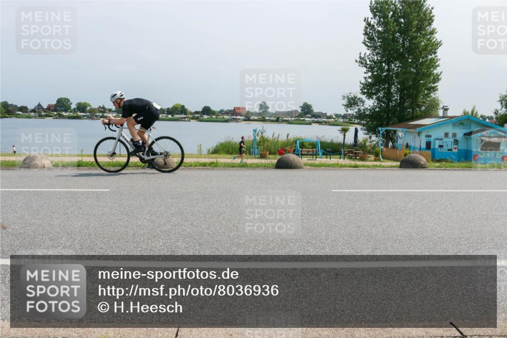 21.06.2025 - 27. Vierlanden-Triathlon H.Heesch http://msf.ph/oto/8036936 15.06.2025 11:47:04 Radfahren 647, 710, 734, 763, 831 meine-sportfotos.de