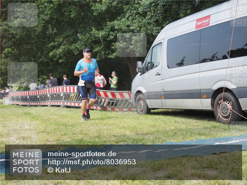 15.06.2025 - 27. Vierlanden-Triathlon KatJ http://msf.ph/oto/8036953 15.06.2025 11:26:36 Schwimmen  meine-sportfotos.de
