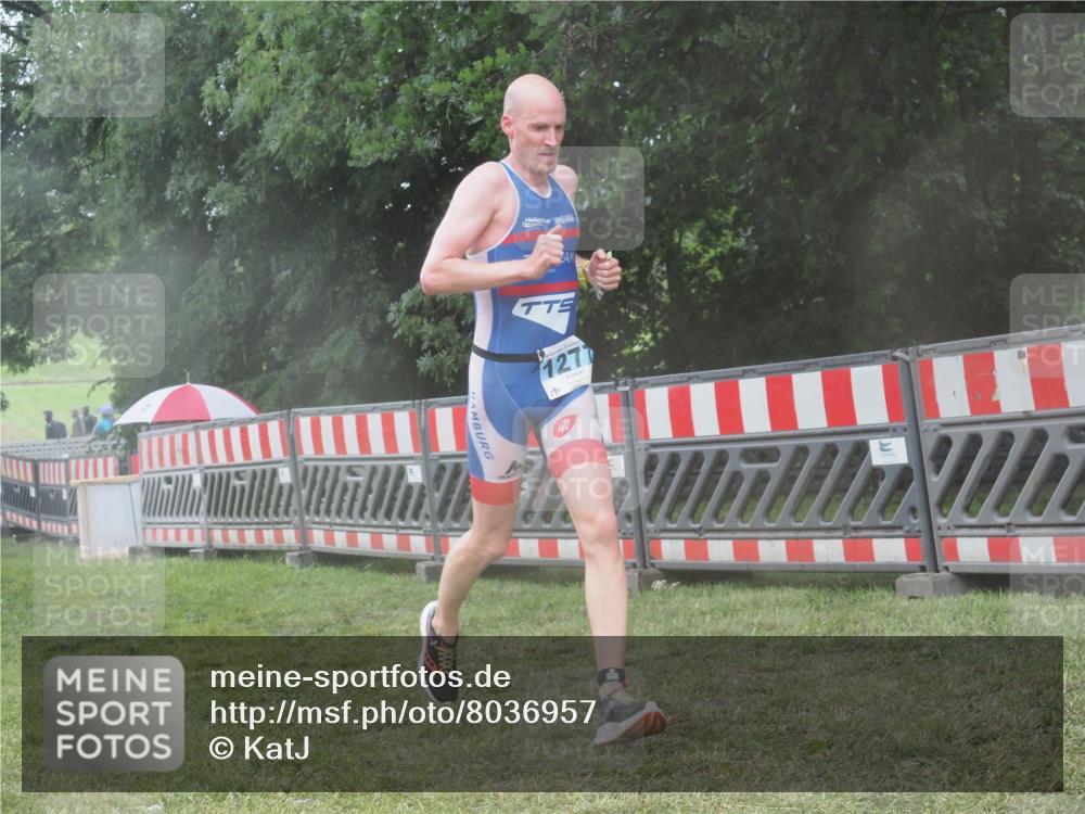 21.06.2025 - 27. Vierlanden-Triathlon KatJ http://msf.ph/oto/8036957 15.06.2025 14:16:02 Ziel 1277 meine-sportfotos.de