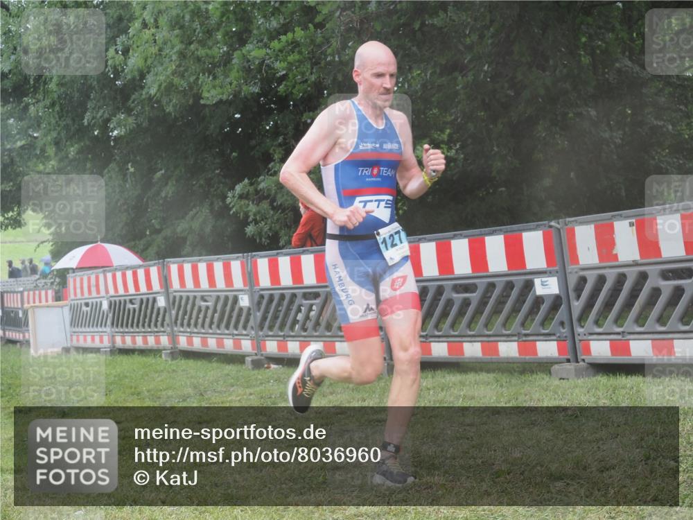 21.06.2025 - 27. Vierlanden-Triathlon KatJ http://msf.ph/oto/8036960 15.06.2025 14:16:02 Ziel 1277 meine-sportfotos.de