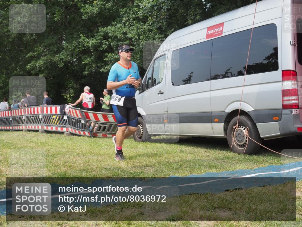 15.06.2025 - 27. Vierlanden-Triathlon KatJ http://msf.ph/oto/8036972 15.06.2025 11:26:37 Schwimmen  meine-sportfotos.de