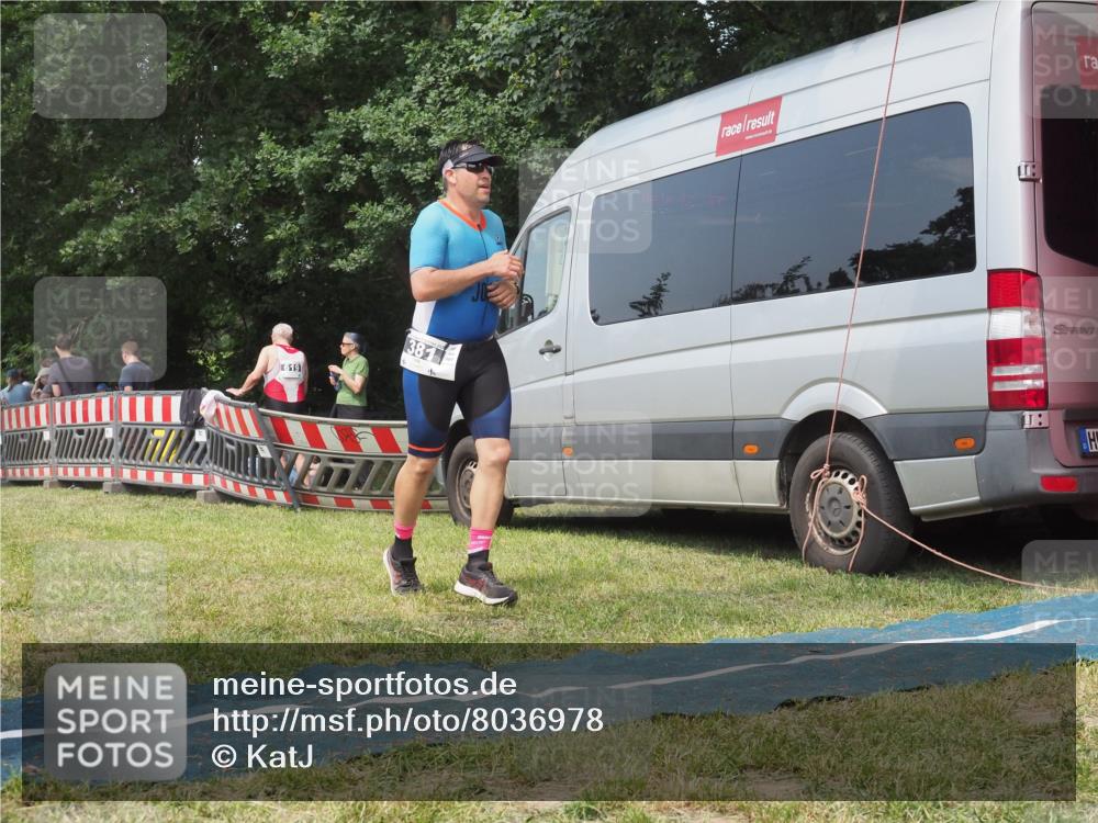 15.06.2025 - 27. Vierlanden-Triathlon KatJ http://msf.ph/oto/8036978 15.06.2025 11:26:37 Schwimmen  meine-sportfotos.de