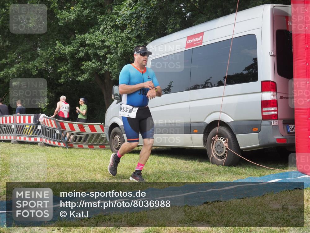 15.06.2025 - 27. Vierlanden-Triathlon KatJ http://msf.ph/oto/8036988 15.06.2025 11:26:37 Schwimmen  meine-sportfotos.de