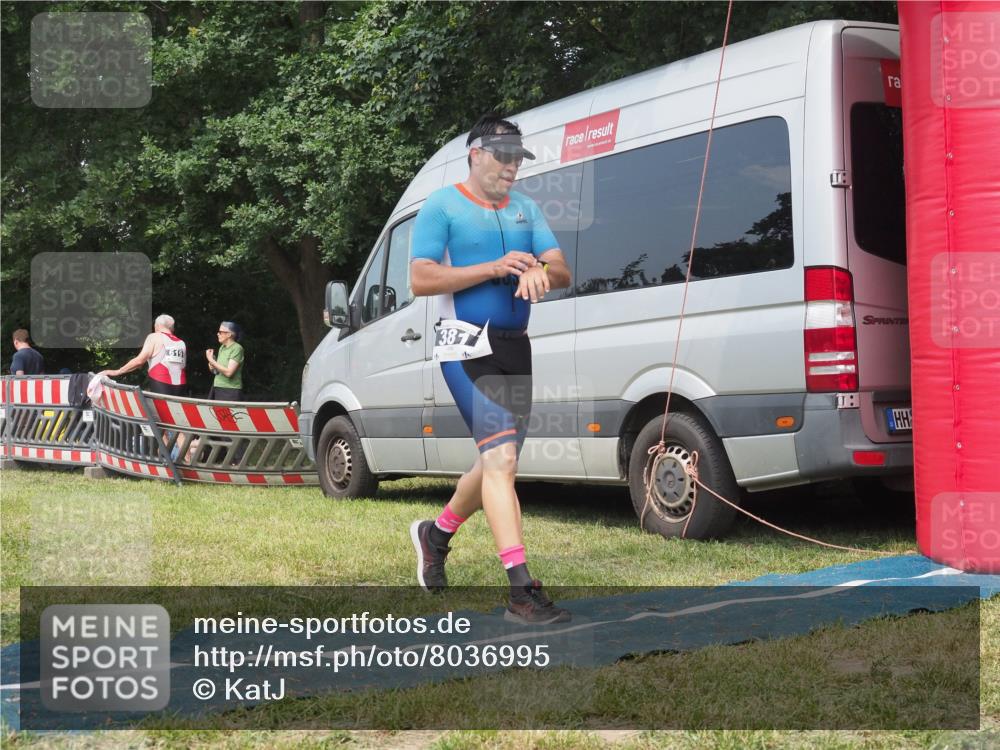15.06.2025 - 27. Vierlanden-Triathlon KatJ http://msf.ph/oto/8036995 15.06.2025 11:26:37 Schwimmen  meine-sportfotos.de
