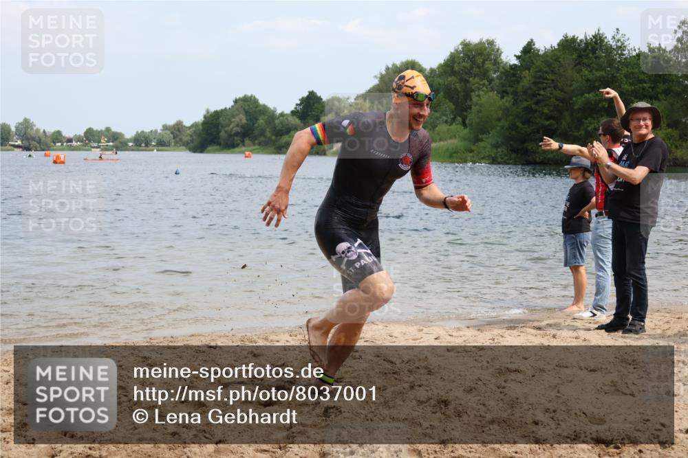 21.06.2025 - 27. Vierlanden-Triathlon Lena Gebhardt http://msf.ph/oto/8037001 15.06.2025 12:02:58 Schwimmen 999, 1003 meine-sportfotos.de