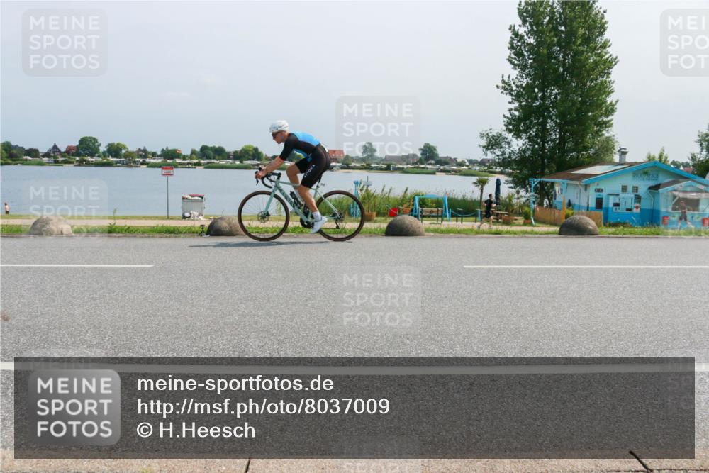 21.06.2025 - 27. Vierlanden-Triathlon H.Heesch http://msf.ph/oto/8037009 15.06.2025 11:47:07 Radfahren 647, 696, 710, 722, 734, 763, 831 meine-sportfotos.de