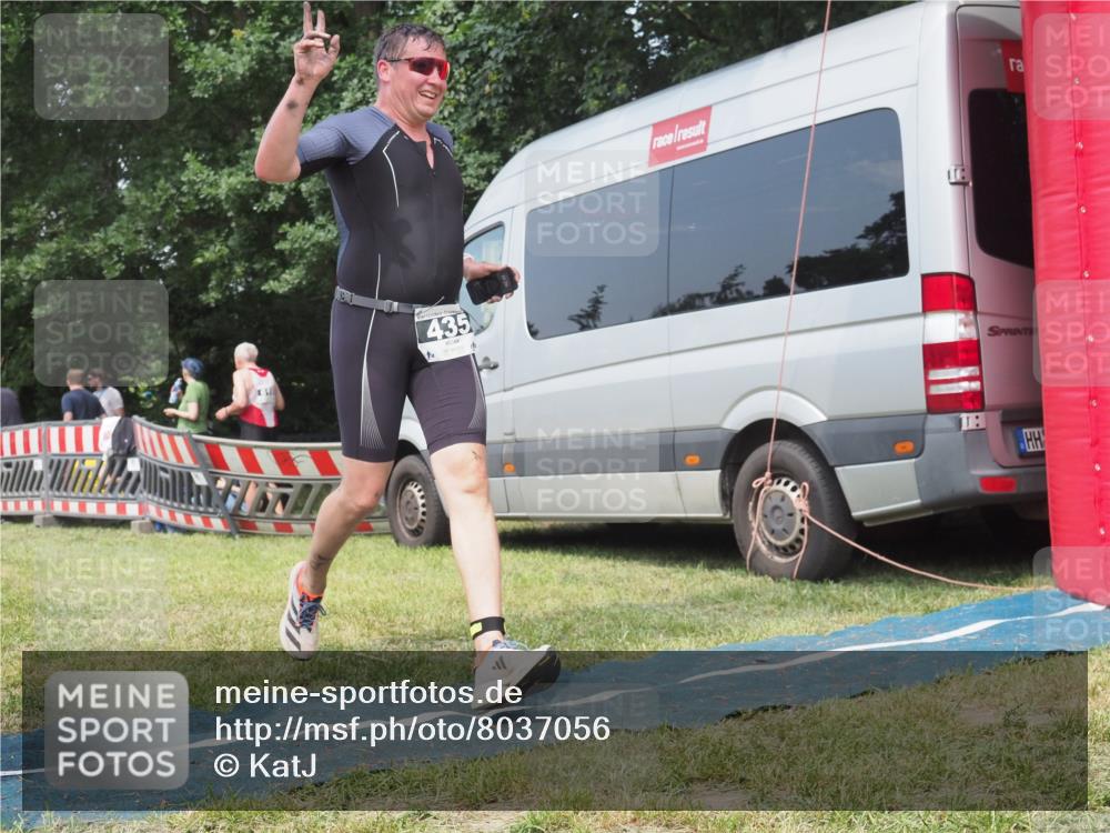 15.06.2025 - 27. Vierlanden-Triathlon KatJ http://msf.ph/oto/8037056 15.06.2025 11:26:49 Schwimmen 900 meine-sportfotos.de