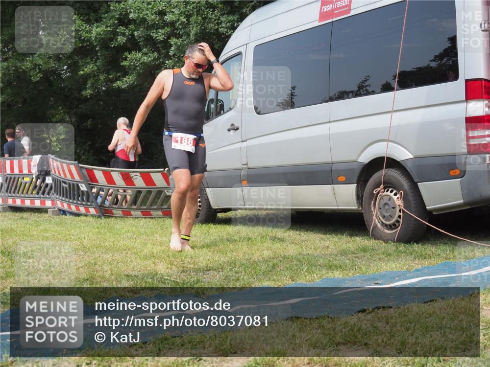 15.06.2025 - 27. Vierlanden-Triathlon KatJ http://msf.ph/oto/8037081 15.06.2025 11:26:59 Schwimmen 900 meine-sportfotos.de