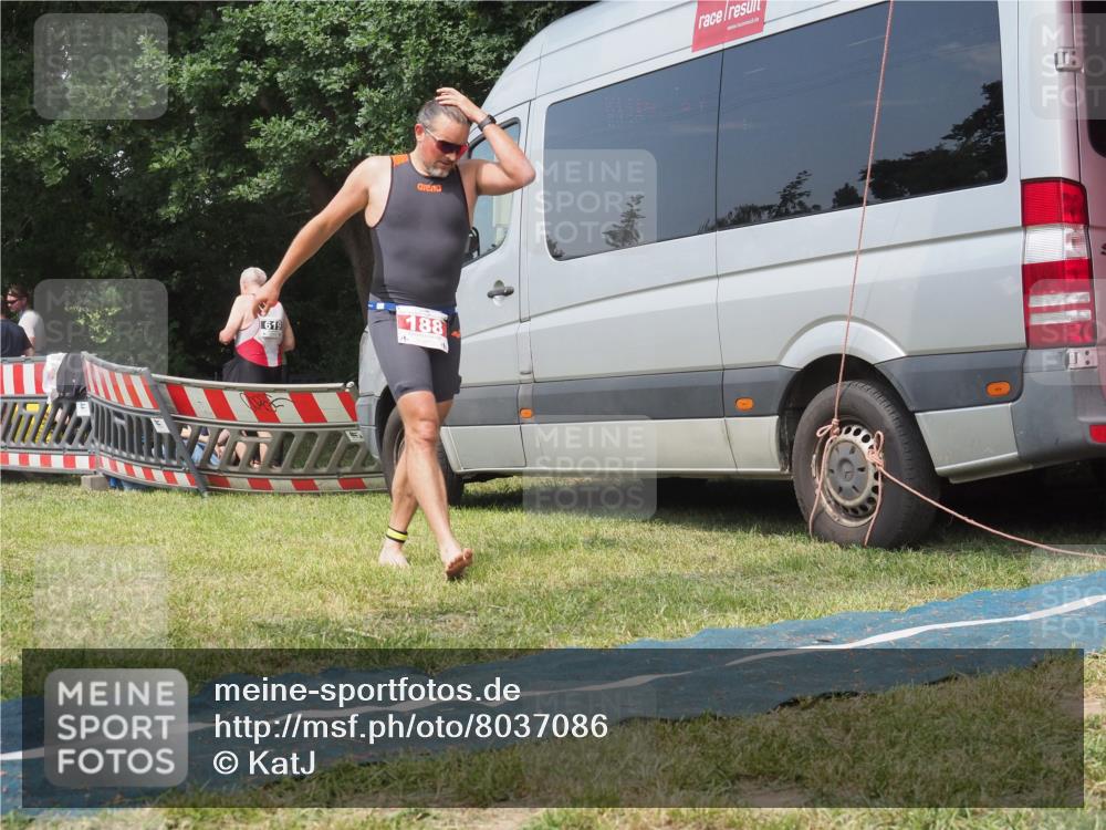 15.06.2025 - 27. Vierlanden-Triathlon KatJ http://msf.ph/oto/8037086 15.06.2025 11:26:59 Schwimmen 900 meine-sportfotos.de