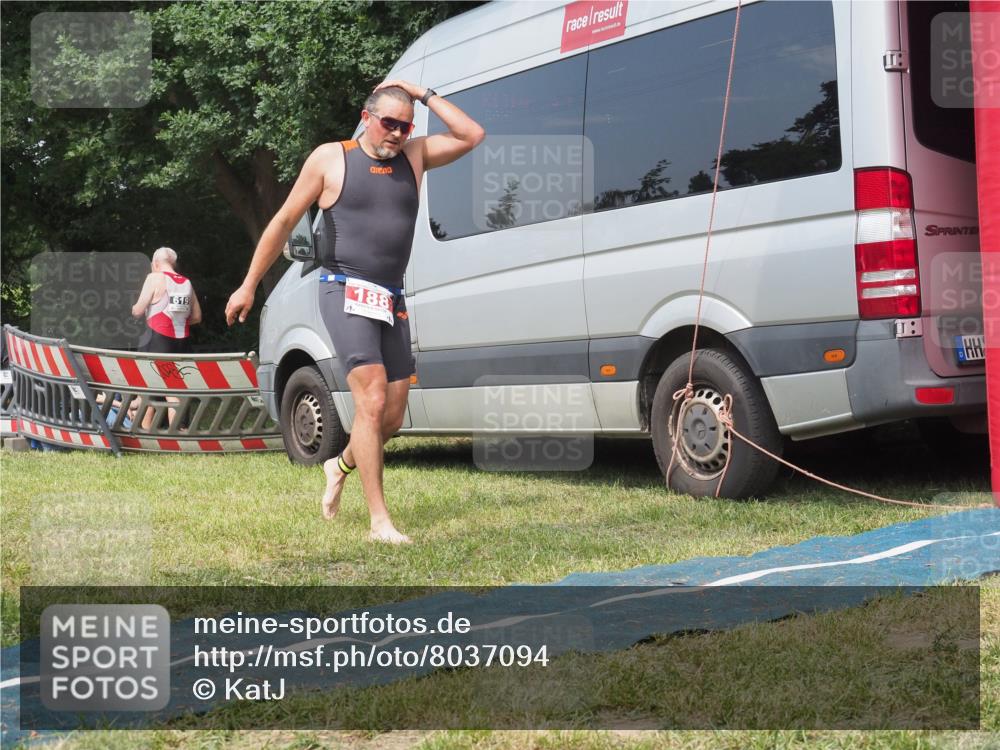 15.06.2025 - 27. Vierlanden-Triathlon KatJ http://msf.ph/oto/8037094 15.06.2025 11:26:59 Schwimmen 900 meine-sportfotos.de