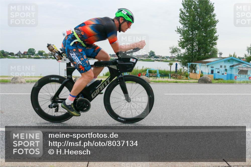 15.06.2025 - 27. Vierlanden-Triathlon H.Heesch http://msf.ph/oto/8037134 15.06.2025 10:50:09 Radfahren 39, 54, 225, 409 meine-sportfotos.de