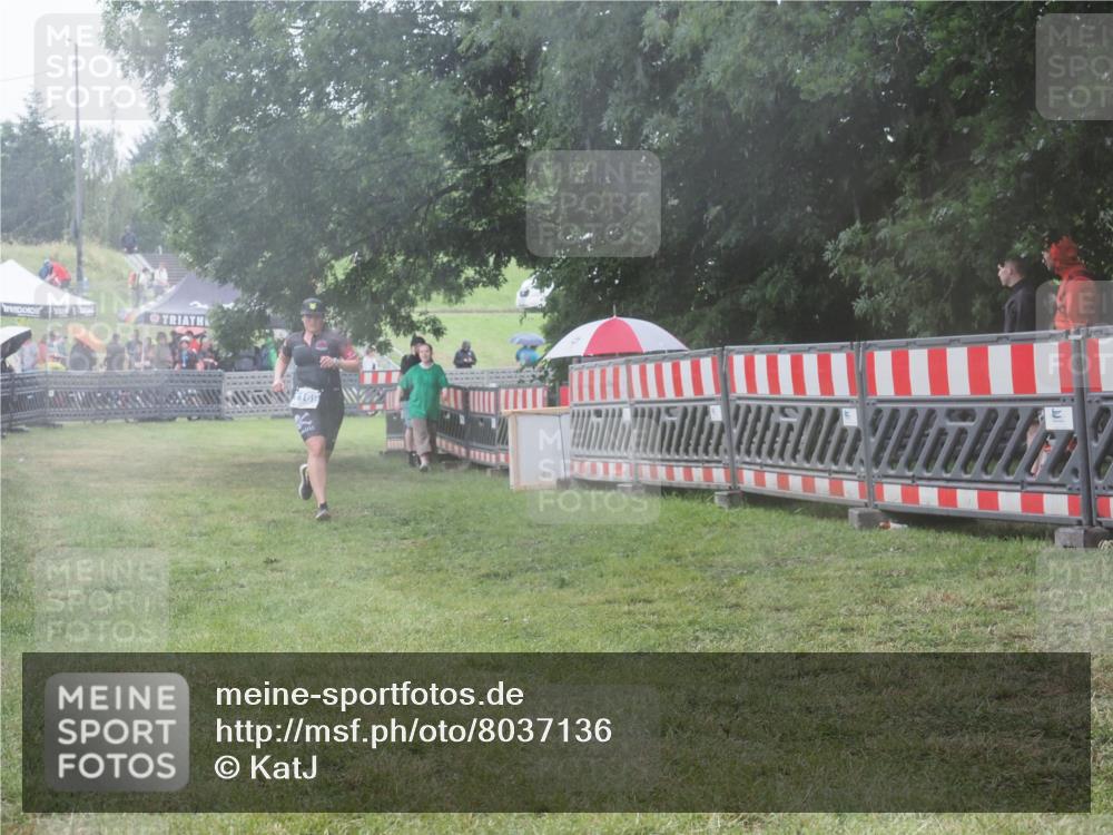 21.06.2025 - 27. Vierlanden-Triathlon KatJ http://msf.ph/oto/8037136 15.06.2025 14:17:38 Ziel 1169 meine-sportfotos.de