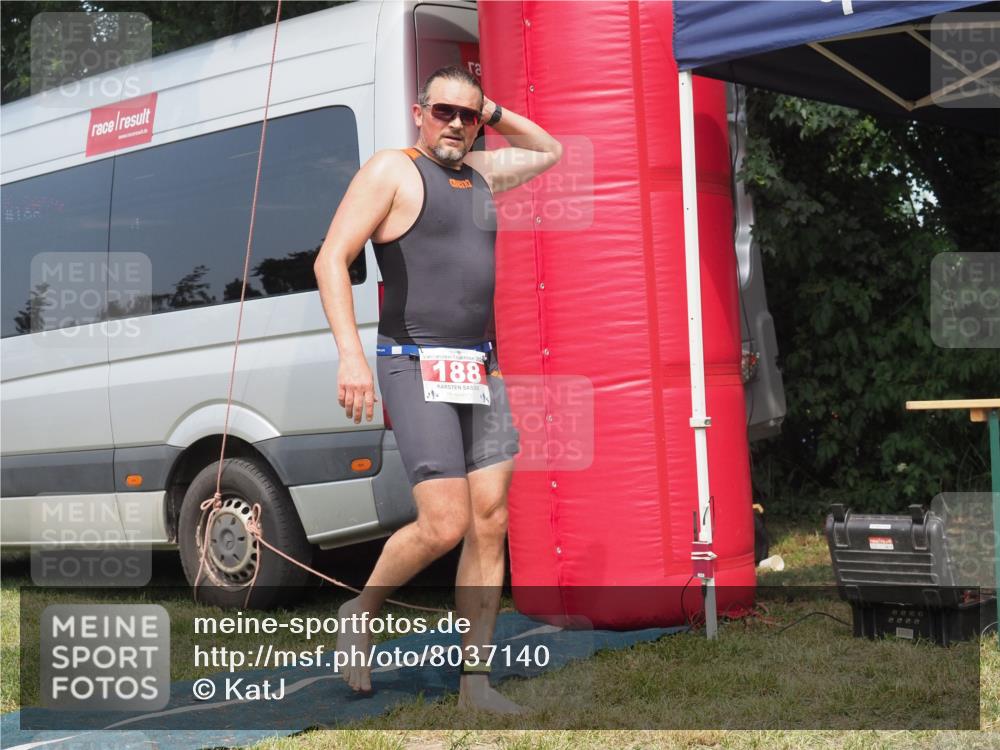 15.06.2025 - 27. Vierlanden-Triathlon KatJ http://msf.ph/oto/8037140 15.06.2025 11:27:01 Schwimmen 900 meine-sportfotos.de
