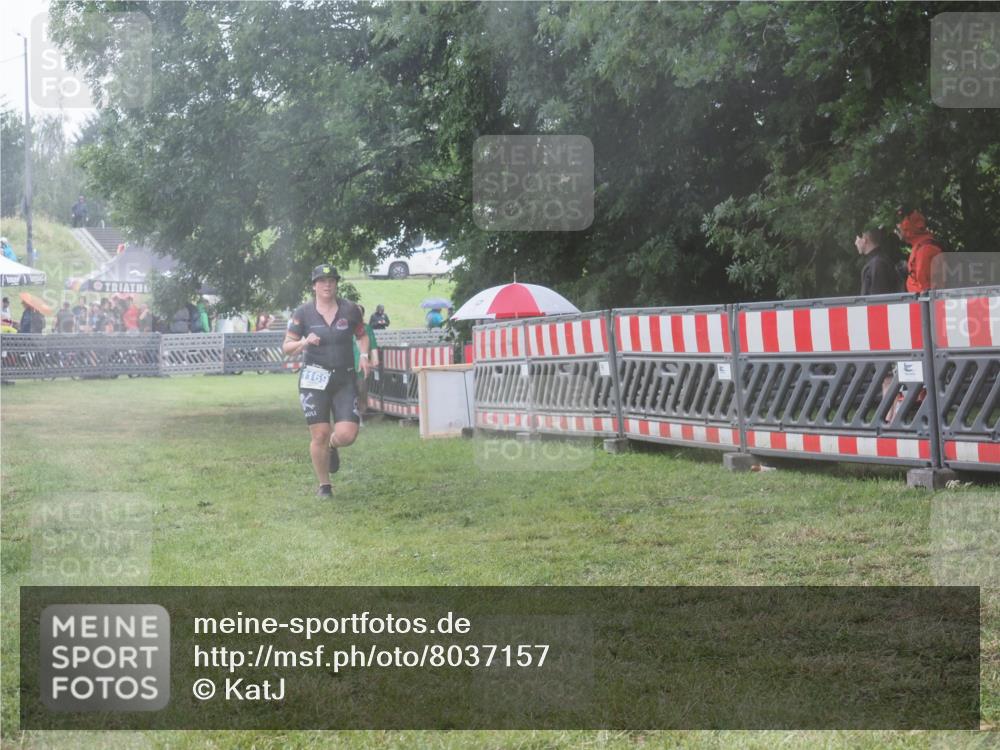21.06.2025 - 27. Vierlanden-Triathlon KatJ http://msf.ph/oto/8037157 15.06.2025 14:17:39 Ziel 1169 meine-sportfotos.de