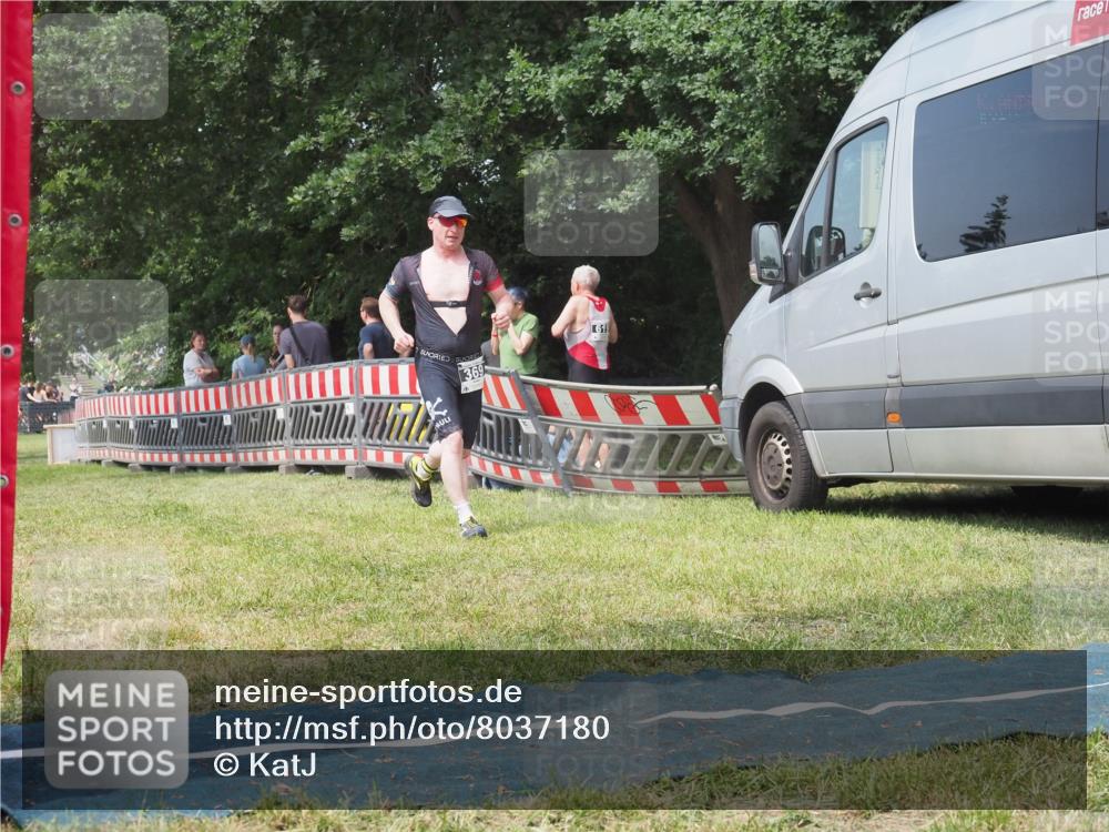 15.06.2025 - 27. Vierlanden-Triathlon KatJ http://msf.ph/oto/8037180 15.06.2025 11:27:17 Schwimmen 884, 886, 961 meine-sportfotos.de