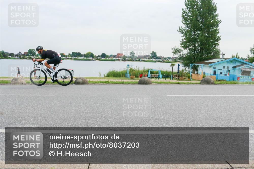 15.06.2025 - 27. Vierlanden-Triathlon H.Heesch http://msf.ph/oto/8037203 15.06.2025 10:50:36 Radfahren 133 meine-sportfotos.de
