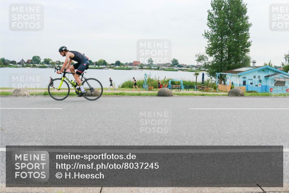 15.06.2025 - 27. Vierlanden-Triathlon H.Heesch http://msf.ph/oto/8037245 15.06.2025 10:50:47 Radfahren 18, 180, 196, 373, 592 meine-sportfotos.de