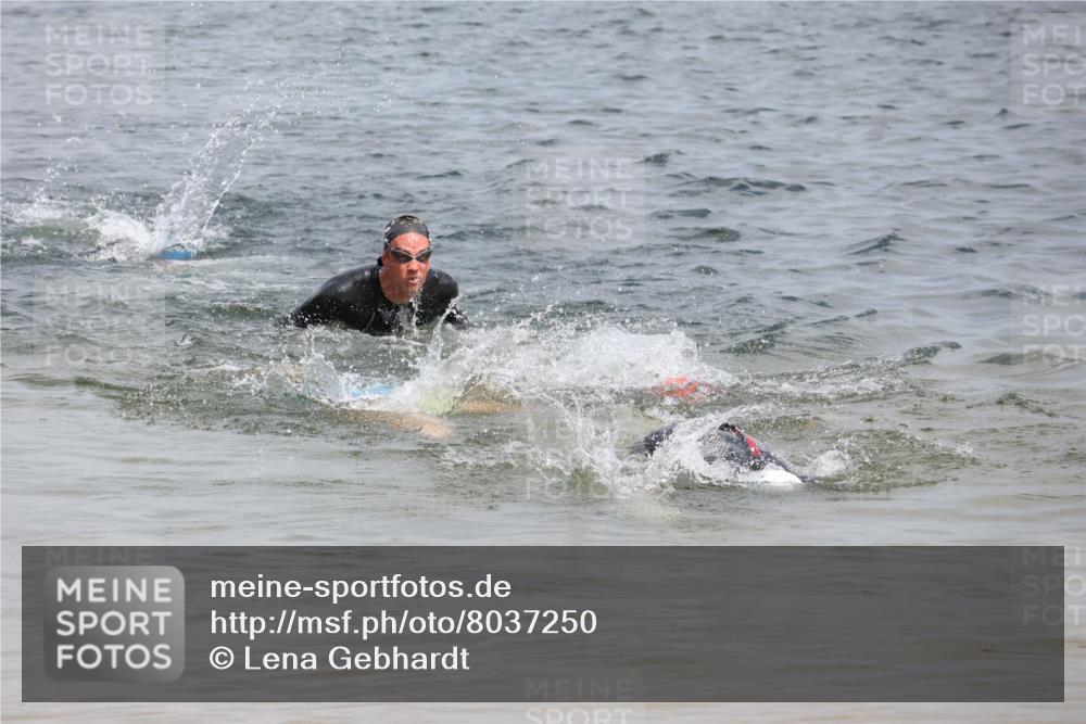 21.06.2025 - 27. Vierlanden-Triathlon Lena Gebhardt http://msf.ph/oto/8037250 15.06.2025 12:04:04 Schwimmen 994, 1009, 1010, 1011, 1013 meine-sportfotos.de