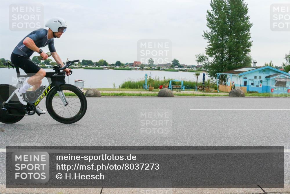 15.06.2025 - 27. Vierlanden-Triathlon H.Heesch http://msf.ph/oto/8037273 15.06.2025 10:51:03 Radfahren 120, 171, 403 meine-sportfotos.de