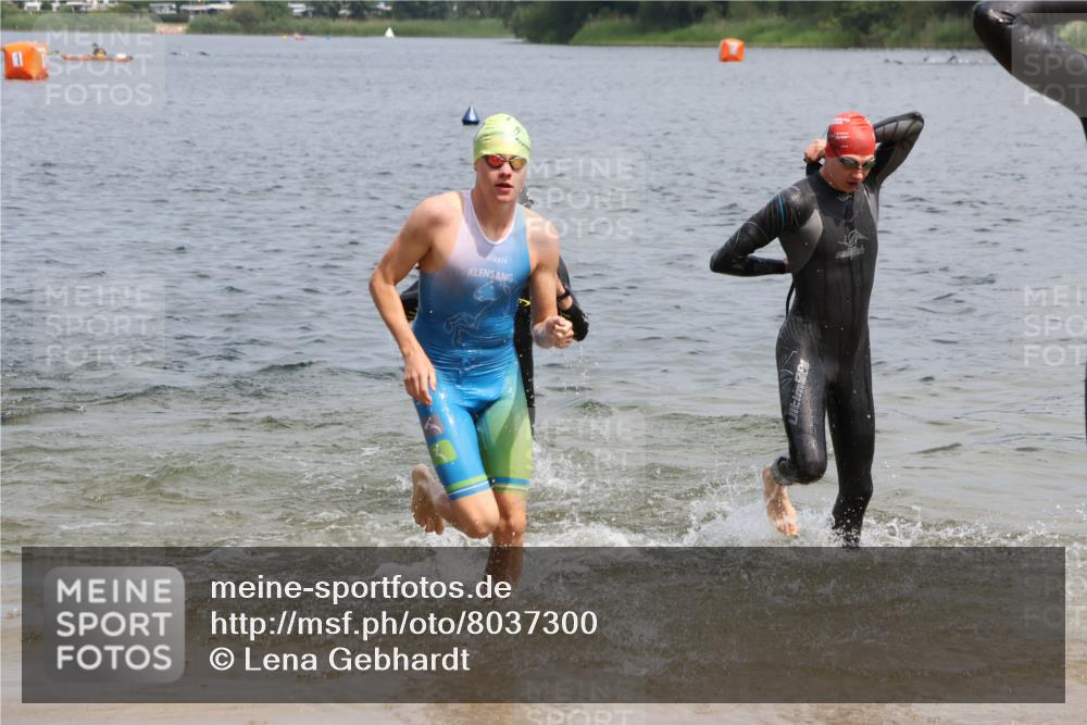 21.06.2025 - 27. Vierlanden-Triathlon Lena Gebhardt http://msf.ph/oto/8037300 15.06.2025 12:04:09 Schwimmen 1009, 1010, 1011, 1012, 1013 meine-sportfotos.de
