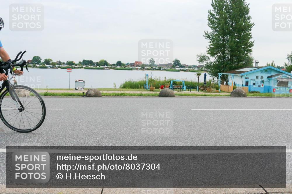 15.06.2025 - 27. Vierlanden-Triathlon H.Heesch http://msf.ph/oto/8037304 15.06.2025 10:51:13 Radfahren 161, 381 meine-sportfotos.de