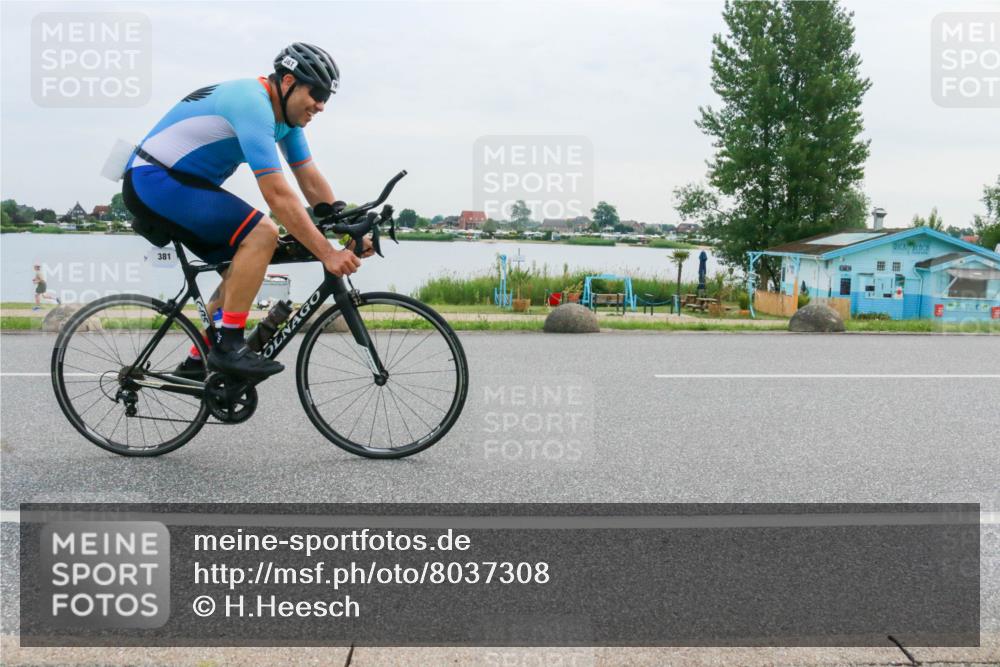 15.06.2025 - 27. Vierlanden-Triathlon H.Heesch http://msf.ph/oto/8037308 15.06.2025 10:51:13 Radfahren 161, 381 meine-sportfotos.de