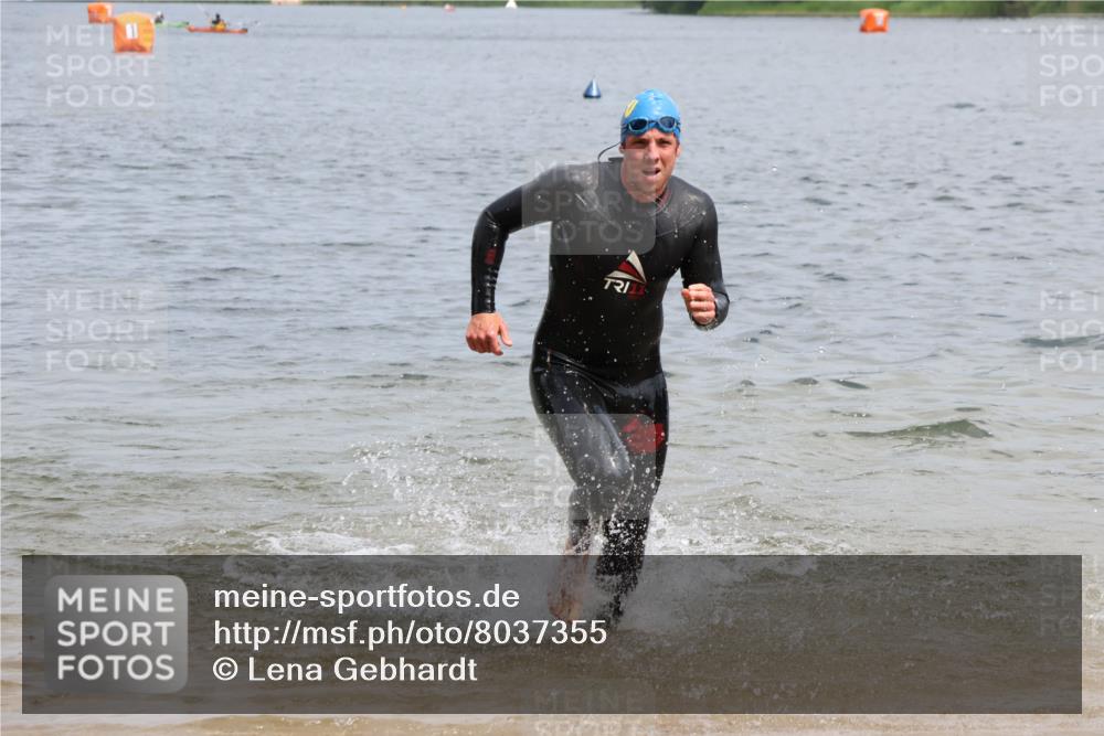 21.06.2025 - 27. Vierlanden-Triathlon Lena Gebhardt http://msf.ph/oto/8037355 15.06.2025 12:04:15 Schwimmen 1009, 1010, 1011, 1012, 1013 meine-sportfotos.de