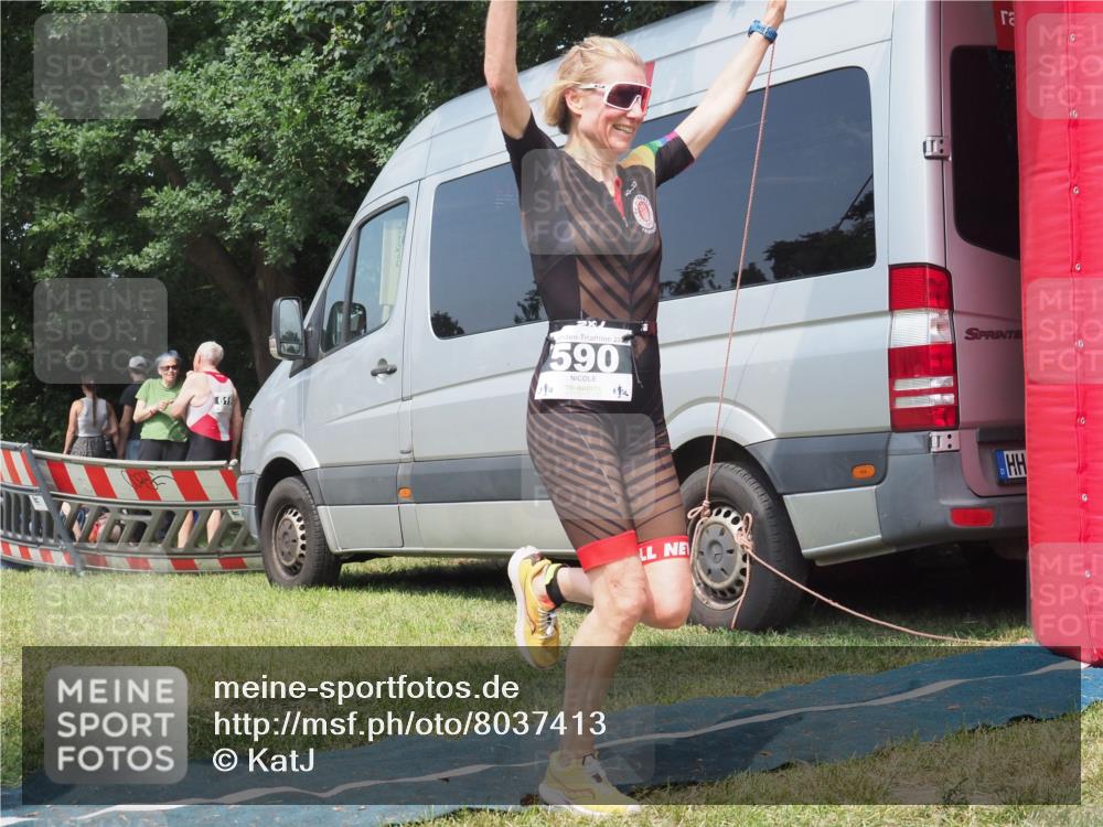15.06.2025 - 27. Vierlanden-Triathlon KatJ http://msf.ph/oto/8037413 15.06.2025 11:28:01 Schwimmen  meine-sportfotos.de