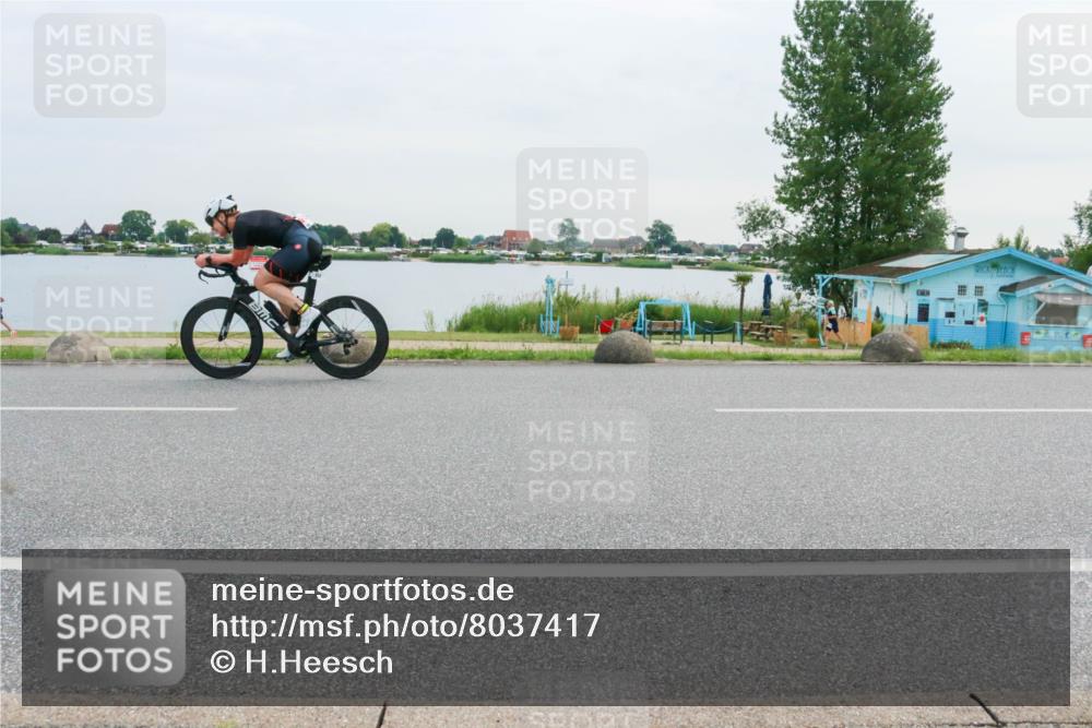 15.06.2025 - 27. Vierlanden-Triathlon H.Heesch http://msf.ph/oto/8037417 15.06.2025 10:52:06 Radfahren 81, 173, 252, 382, 435 meine-sportfotos.de