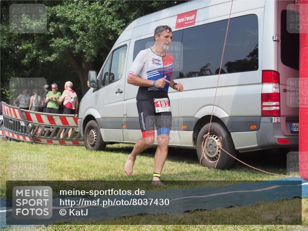 15.06.2025 - 27. Vierlanden-Triathlon KatJ http://msf.ph/oto/8037430 15.06.2025 11:28:05 Schwimmen  meine-sportfotos.de