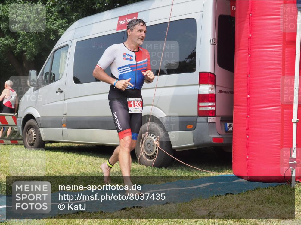 15.06.2025 - 27. Vierlanden-Triathlon KatJ http://msf.ph/oto/8037435 15.06.2025 11:28:05 Schwimmen  meine-sportfotos.de