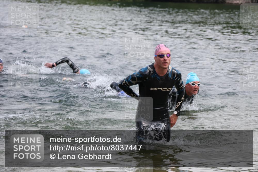21.06.2025 - 27. Vierlanden-Triathlon Lena Gebhardt http://msf.ph/oto/8037447 15.06.2025 12:06:17 Schwimmen 1014, 1015, 1019, 1020, 1022 meine-sportfotos.de