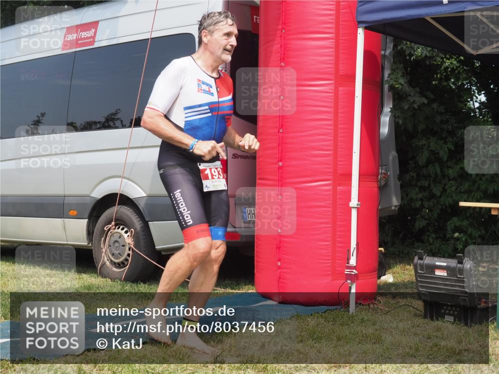 15.06.2025 - 27. Vierlanden-Triathlon KatJ http://msf.ph/oto/8037456 15.06.2025 11:28:06 Schwimmen  meine-sportfotos.de
